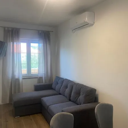 Apartment Paradise *